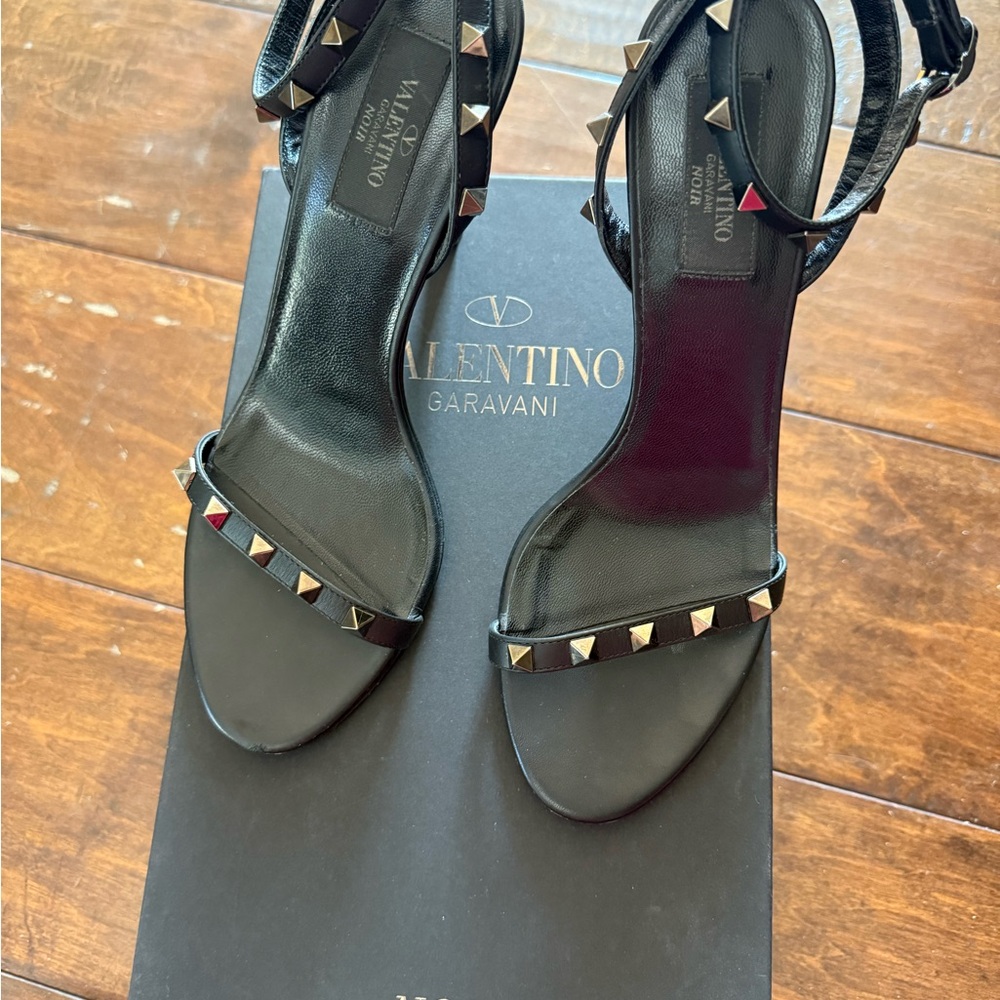 Valentino Black Stiletto Heels 👠 38